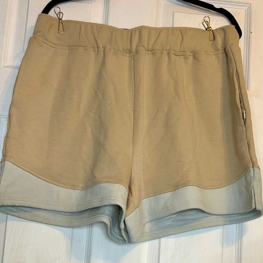 Tan Athletic Shorts with Elastic Waistband and Modern Design